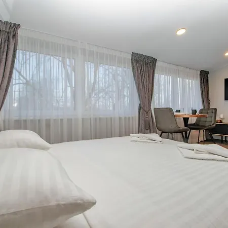 Cherry Street Oasis Apartment