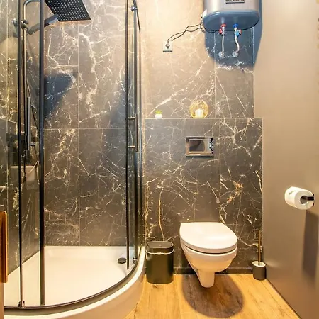 Cherry Street Oasis *